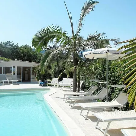 Costarainera Sleeps 14 Pool Air Con Wifi Dom wakacyjny
