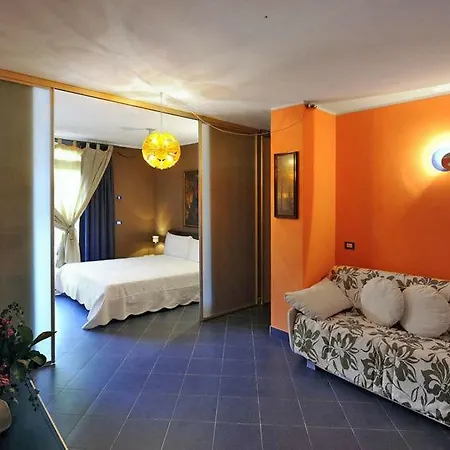 Costarainera Sleeps 14 Pool Air Con Wifi Dom wakacyjny